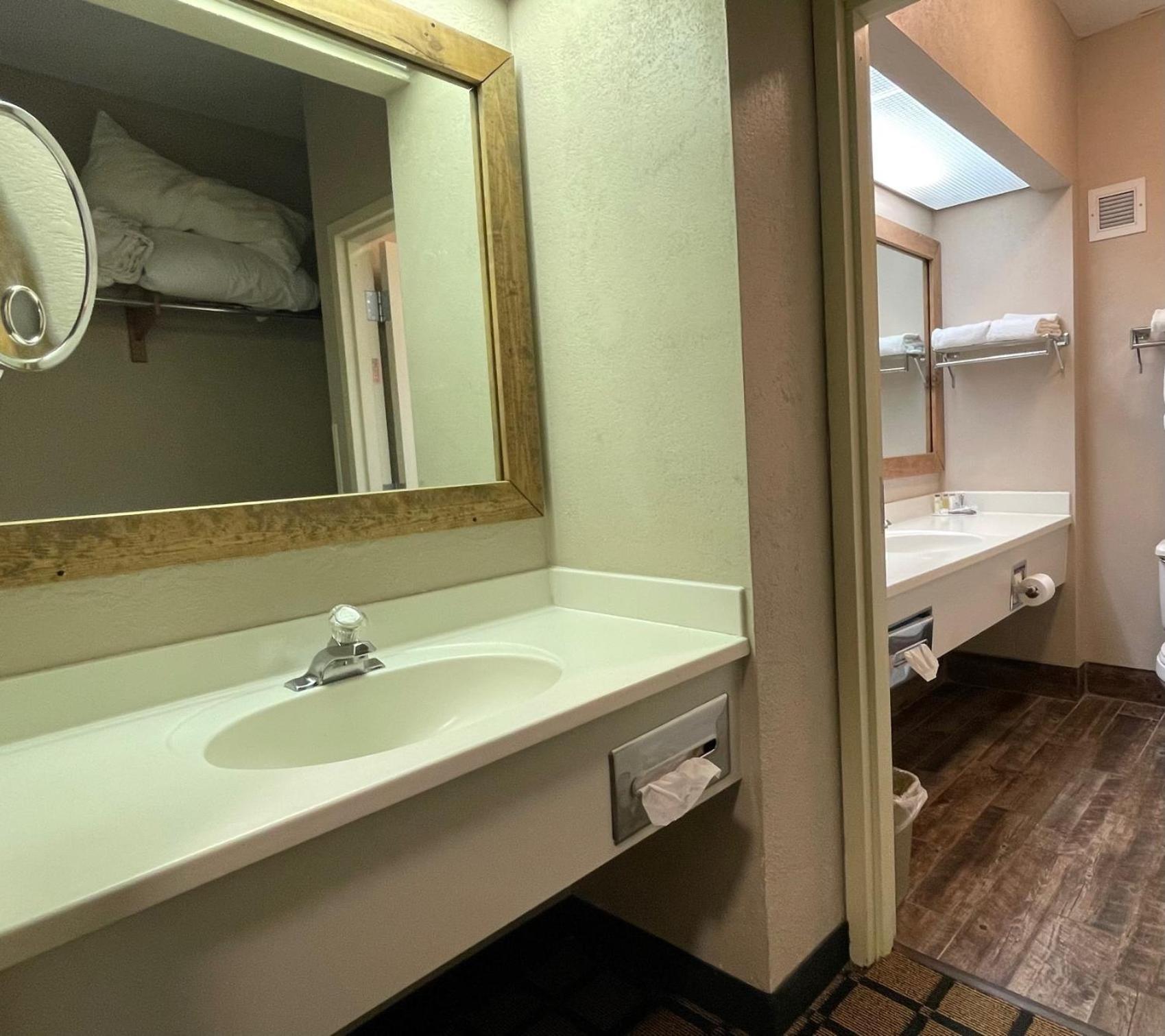 Hotel Baymont By Wyndham West Plains Exteriér fotografie